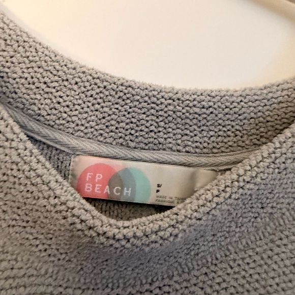 FREE PEOPLE— beach Cozy Gray Women's Sweater - Picture 2 of 3